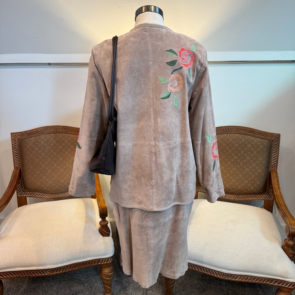 Vintage 90s Tan Genuine Suede Jacket Skirt Set w Floral Embroidery Boho Indie - Picture 3 of 15